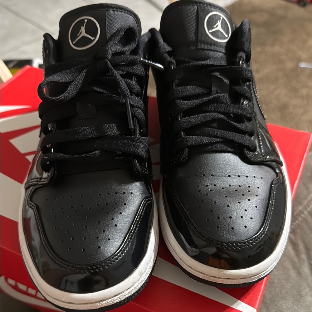 Jordan Sneakers Black and White